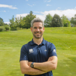 Jon Anduaga, técnico deportivo de golf especialista en juego corto